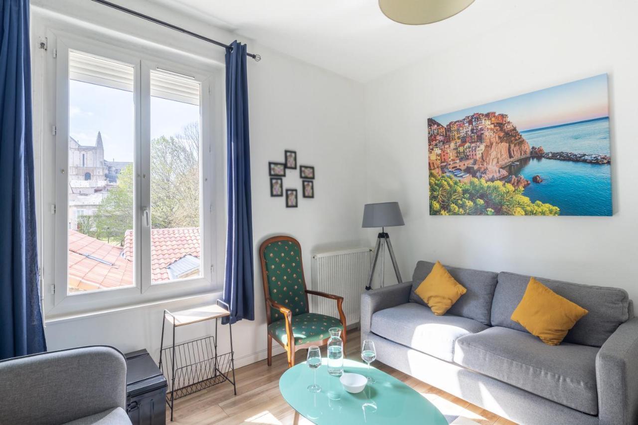 Superbe Appartement Dans Le Centre Historique ポアティエ エクステリア 写真